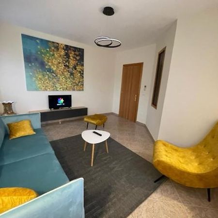 Evendum Central Apartment 1 Tirana Zewnętrze zdjęcie