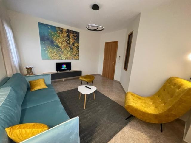 Evendum Central Apartment 1 Tirana Zewnętrze zdjęcie